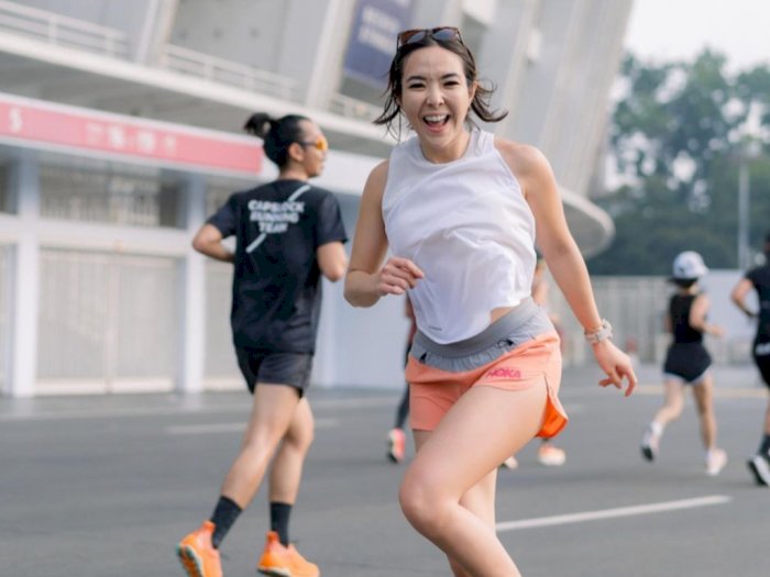 Gaya Asyik Gisel Lari Marathon di GBK, Bikin Netizen Salfok: Badannya Mulus Banget