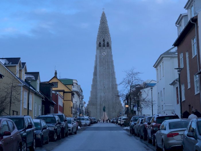 Bukan Roket, Ini Penampakan Gereja Mengagumkan Berbentuk Lava di Islandia 