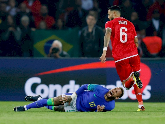 Ngeri! Kaki Neymar Dihajar Pemain Tunisia, Pelatih Brasil Sampe Ngamuk