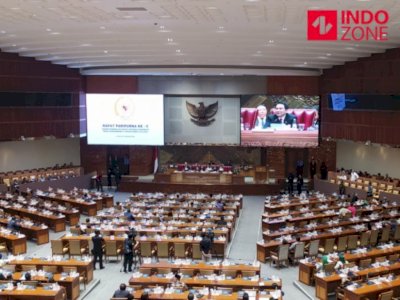 Sah! DPR Tetapkan Sekjen MK Guntur Hamzah Jadi Hakim Konstitusi