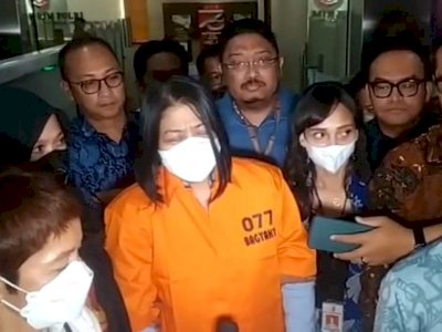 Resmi Ditahan, Putri Candrawathi Terisak Pakai Baju Orange: Saya Ikhlas, Titip Anak-anak!