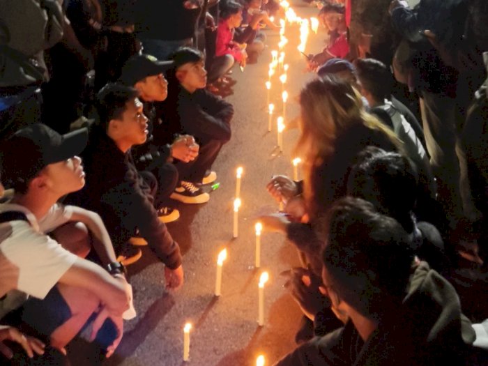 Potret Doa Bersama di Stadion Gajayana untuk Para Korban Tragedi Kanjuruhan