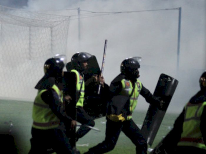 DPR Soroti Penggunaan Gas Air Mata di Stadion Kanjuruhan: Kan Sudah Dilarang