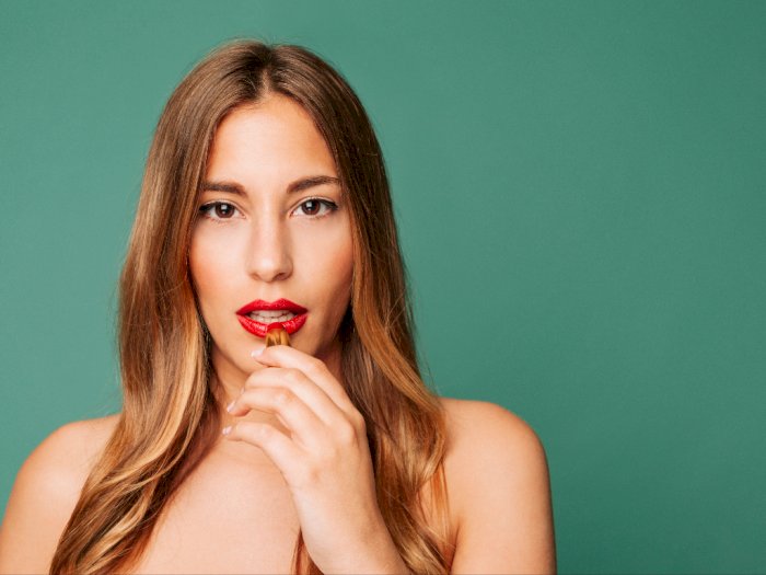 Tips Pakai Lipstik Merah Biar Gak Menor: Looks-nya Jadi Auto Mahal