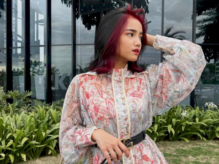 Potret Model Rambut Baru Fuji Berkelas Kece Abis, Netizen: Mirip Jennie BLACKPINK Bu!