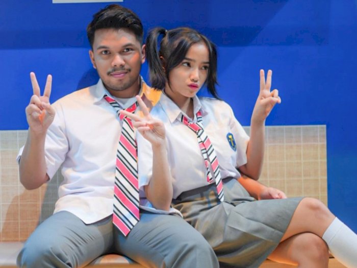 Gaya Fuji dan Thariq Kembaran Pakai Baju SMA, Netizen: Gemes Banget Berdua!
