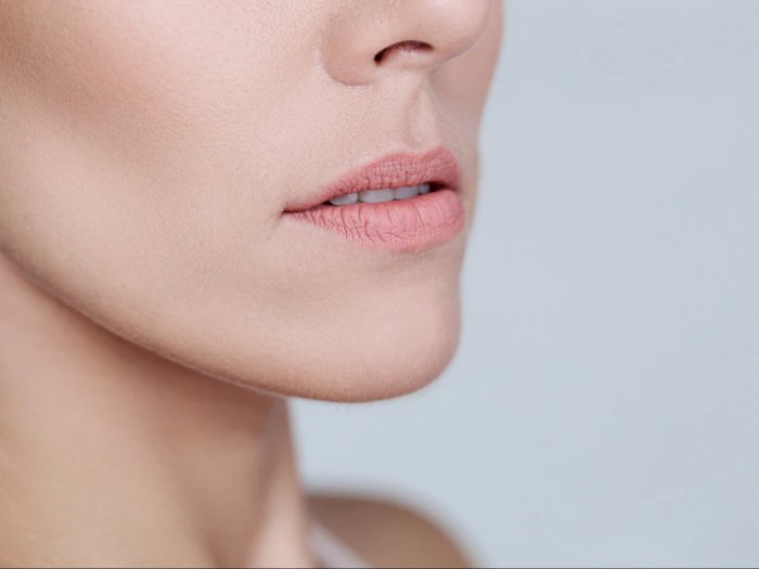 5 Cara Mengatasi Bibir Kering yang Efektif dan Mudah Dilakukan