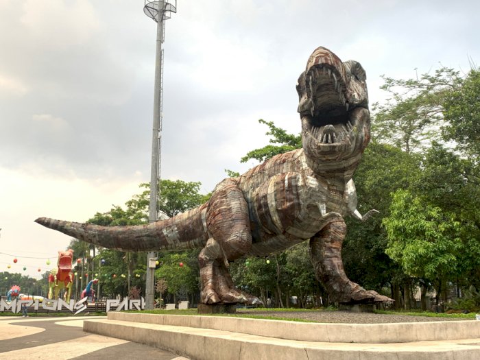 Rawrrr! Yuk Ajak Si Kecil Lihat Dinosaurus di Lapangan Tegalega Bandung!
