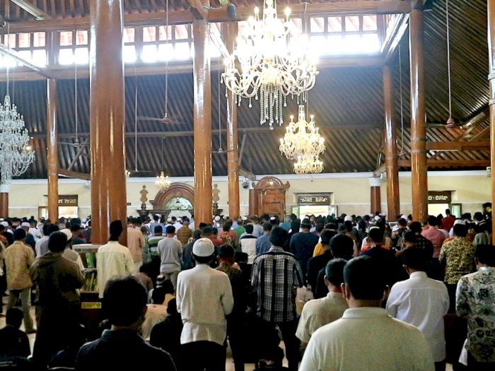 Merinding! Doa untuk Korban Tragedi Kanjuruhan Bergema dari Masjid Agung Solo