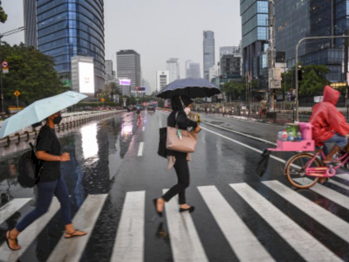 Anies Tanggapi Potensi Cuaca Ekstrem di Jakarta: Kalau Hujan Lebat Pakai Kendaraan Umum