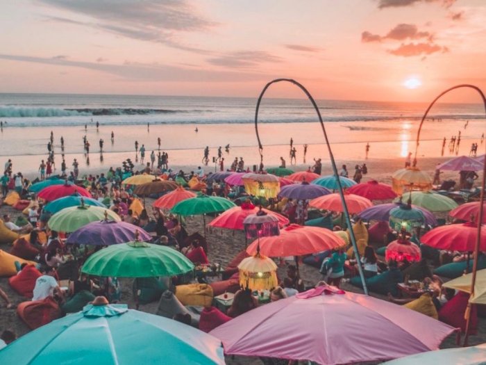 Di Tengah Ancaman Resesi, Kunjungan Wisatawan ke Bali Rata-Rata 10 Ribu Per Hari