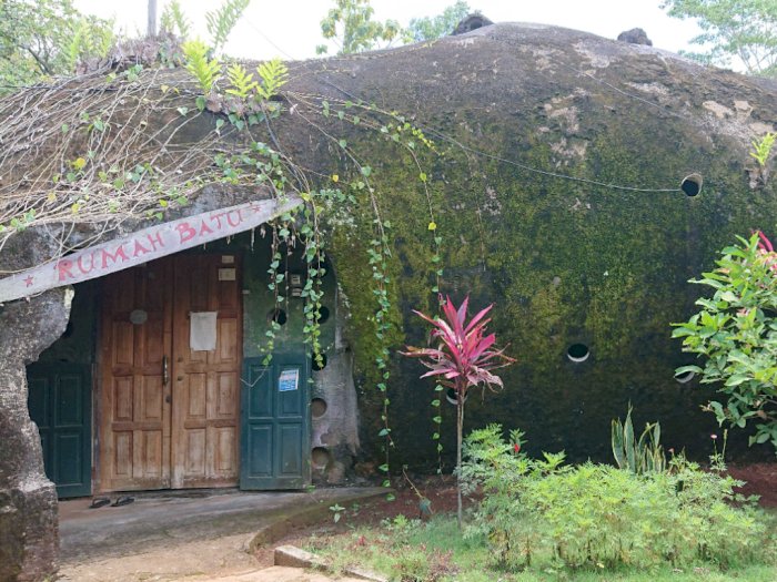 Rumah Batu 'Patrick Spongebob' Ada di Wonogiri, Jadi Wisata Dilengkapi Kolam Renang