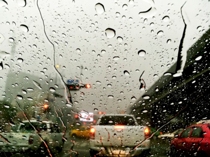 Waspada Ya Guys, BMKG Sebut Hujan Disertai Angin Kencang Terpa Jaksel dan Jaktim Hari Ini