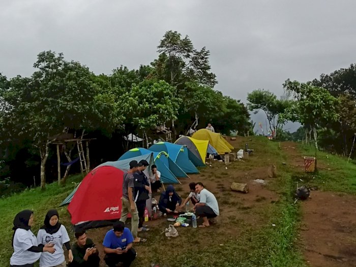 Bukit Kendeng: Tempat Camping 'di Atas Awan' Lampung, Viewnya Bikin Malas Pulang