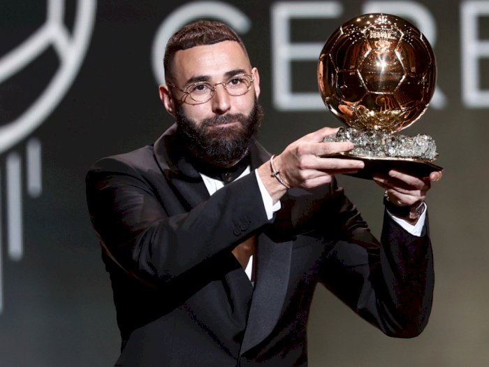 Alhamdulillah! Karim Benzema Rebut Trofi Ballon d'Or 2022, Pemain Muslim Kedua yang Menang