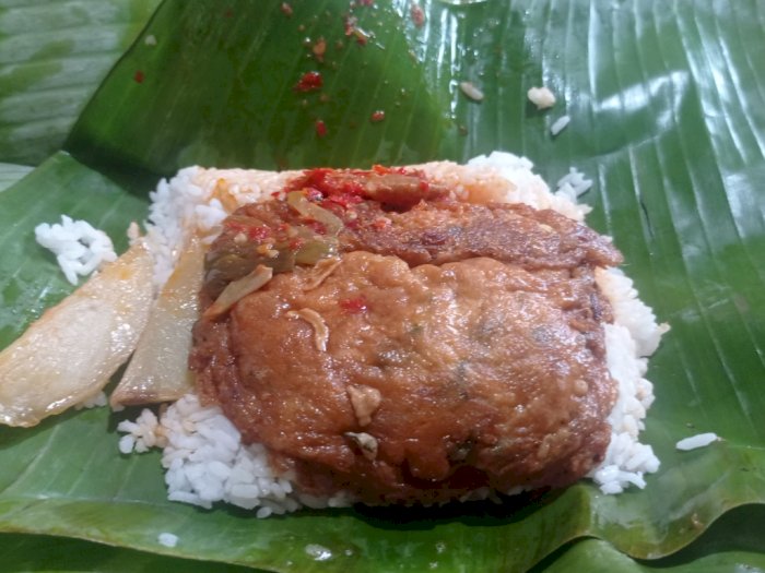 Bukan Nasi Timbel, Lezatnya Nasi Daun Pisang Apoek Jadi Pengobat Rindu Masakan Ibu