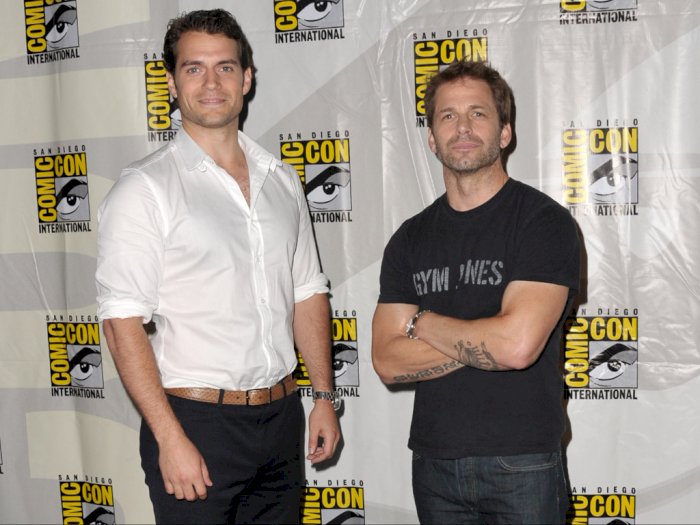 Fans DCEU Minta Warner Bros Kembalikan Zack Snyder Usai Superman Muncul di Black Adam
