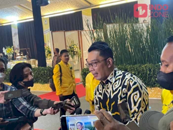 Airlangga Kenalkan Ridwan Kamil ke Presiden Jokowi: Nuansanya Kuning Nih Pak