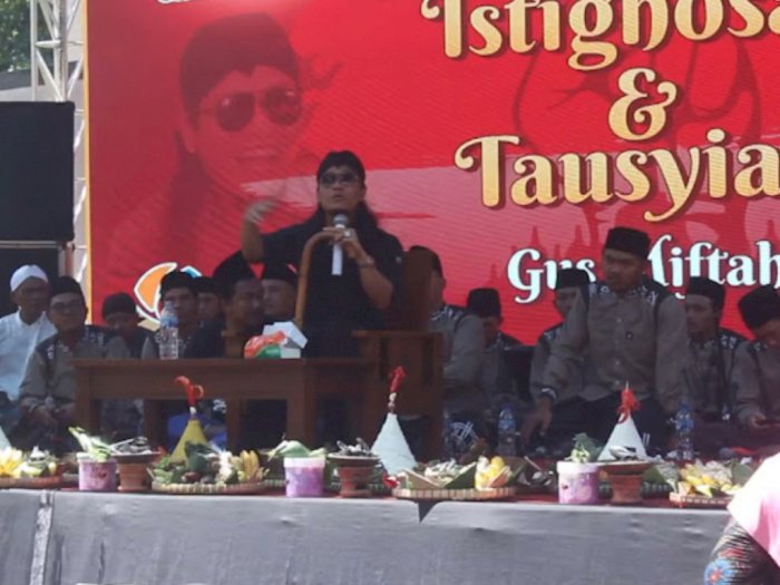 Gus Miftah Pimpin Doa di Hari Sumpah Pemuda, Nama Ganjar Pranowo Bergema dari Gunung Tidar
