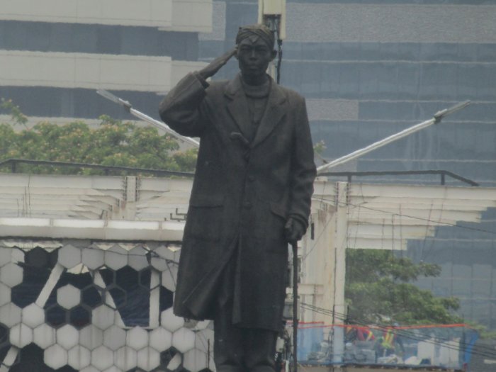 Tuai Kontroversi, Ini Makna Dibalik Posisi Hormat Patung Jenderal Sudirman di Jakarta! 