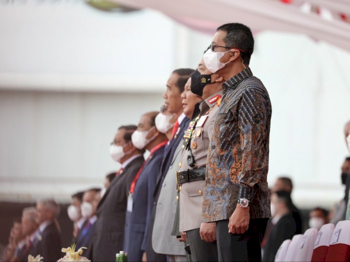 Pj Gubernur DKI Jakarta Dampingi Presiden Jokowi Tonton Pertunjukan Alutsista TNI