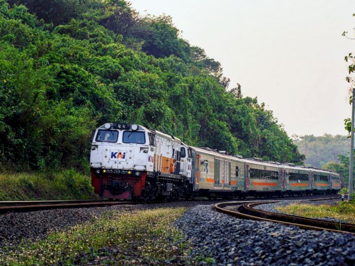 Melewati 5 Provinsi, Inilah Kereta Api dengan Rute Terpanjang di Indonesia
