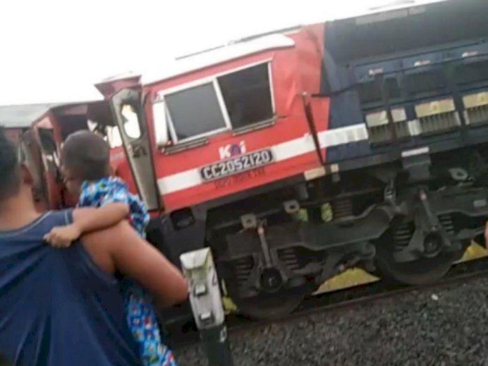 Dua Kereta Api Adu Banteng, KAI Tanjungkarang Sampaikan Permohonan Maaf