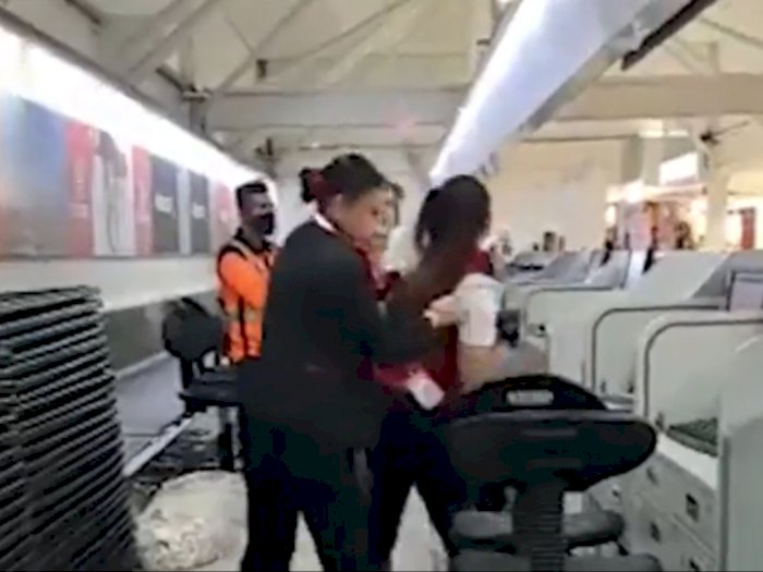 Ditolak Terbang karena Paspor Kadaluwarsa, Wanita Ini Ngamuk dan Pukul Petugas Bandara