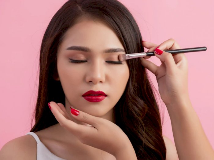 Girls! Simak Yuk 5 Trik Makeup Ini Biar Riasan Kamu Sempurna