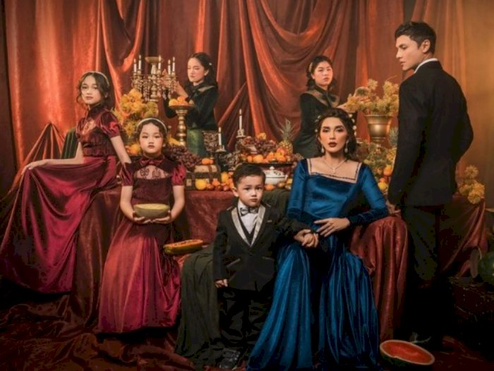 Family Portrait Terbaru, Keluarga Andhika -Ussy Disebut Cocok Jadi Foto di Kaleng Biskuit