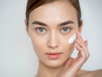 Bumil Perlu Hindari Skincare Retinol hingga BHA, Ini Penjelasan Ahli