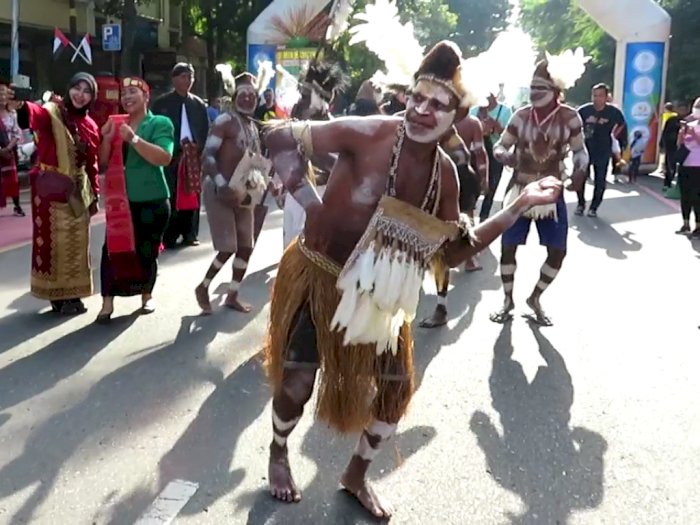 Suku Asmat Rela Jauh-jauh dari Papua ke Solo Demi Melestarikan Budaya, Aksinya Bikin Kagum