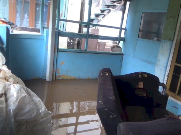 Banjir Bandang Terjang 300 Rumah di Kab Bandung, Nyaris Tak Ada Barang Tersisa!