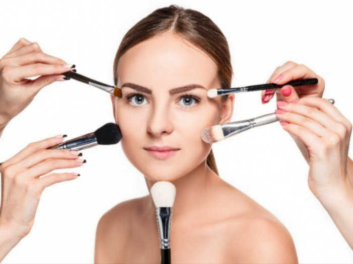 7 Tips Buat Riasan No Makeup Makeup Look, Cocok untuk Liburan Loh!
