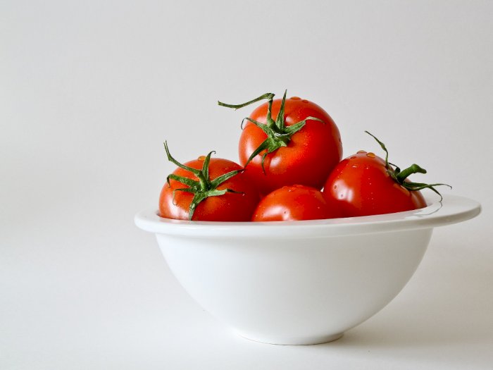 6 Manfaat Tomat untuk Wajah beserta Cara Membuat Masker Tomat
