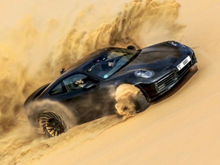Porsche 911 Dakar Jadi Sportscar Pertama yang Bisa Ngacir di Gurun Pasir