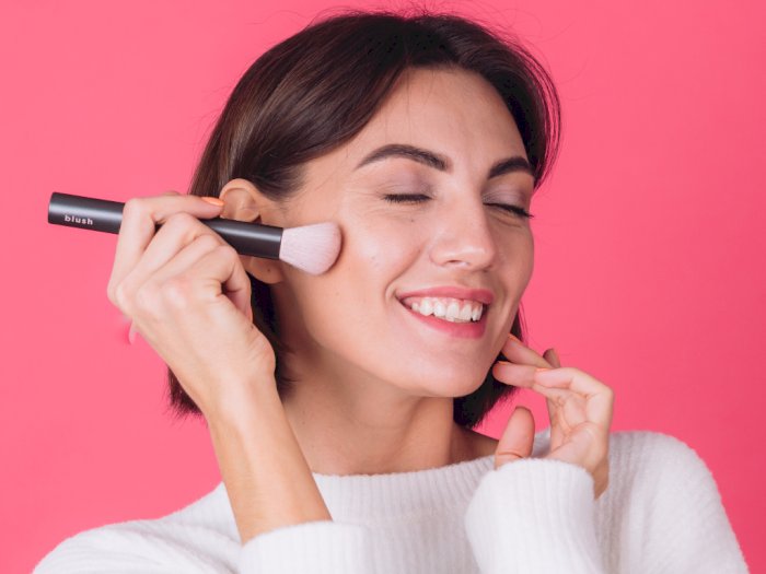 5 Dampak Negatif Buat Kamu yang Ogah Hapus Makeup