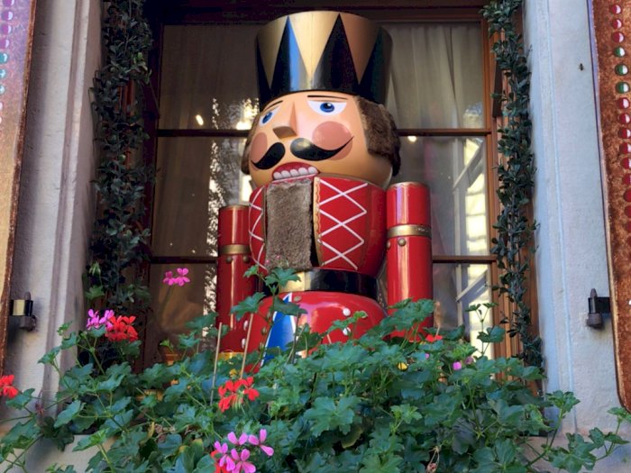 Berkunjung ke 'Feerie de Noel' Berasa Natal Setiap Hari, Lokasinya Mirip Film Disney!