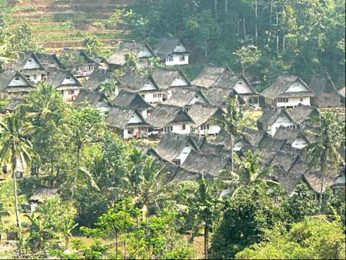 4 Upacara Adat Unik di Kampung Naga Tasikmalaya, Sampai Ada Saweran
