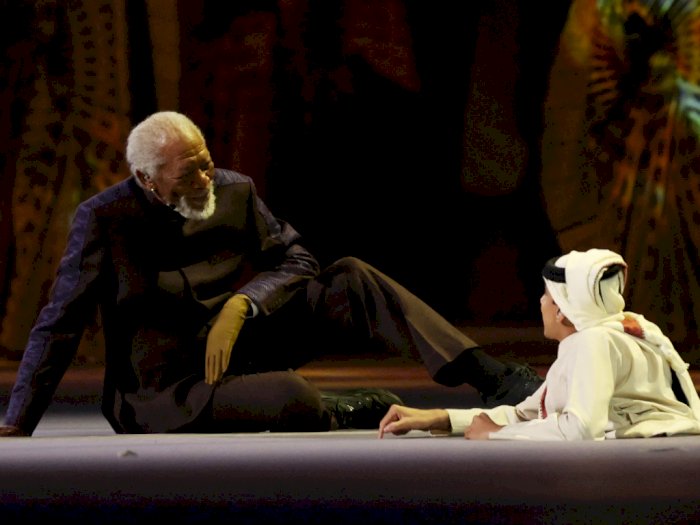 Morgan Freeman Buka Piala Dunia 2022 dengan Dialog Perbedaan bersama Ghanim Al Muftah 