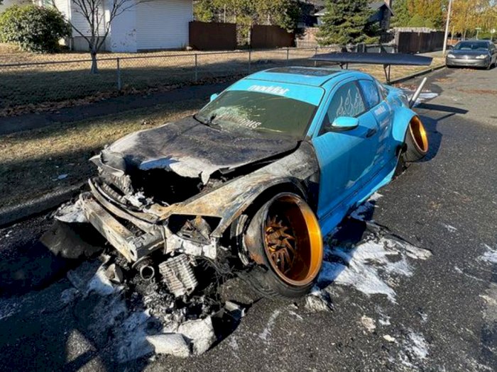 Mazda RX-8 Milik Instagramer 'Stancypants' Diledakan Hatters, Bagian Depan Rusak Parah!
