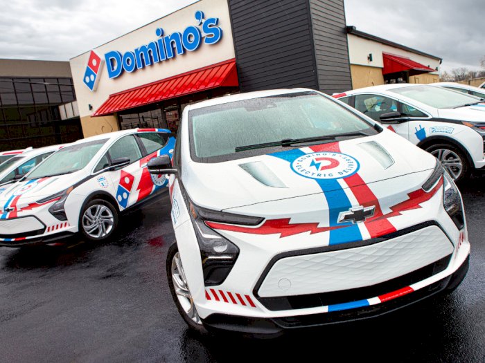 Ikuti Tren, Domino's Operasikan 855 Mobil Listrik Chevrolet Bolt untuk Antarkan Pesanan