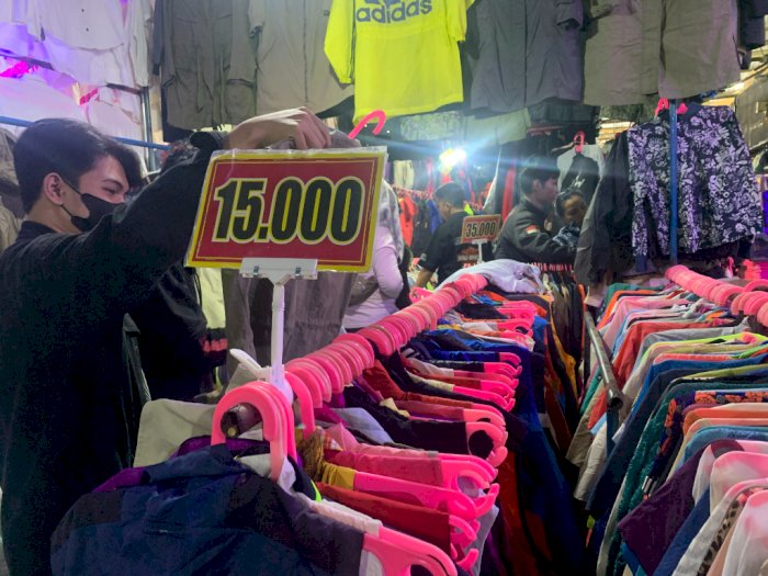 Pasar Cimol, Rekomendasi Tempat Thrifting di Bandung yang Harganya Super Murah!