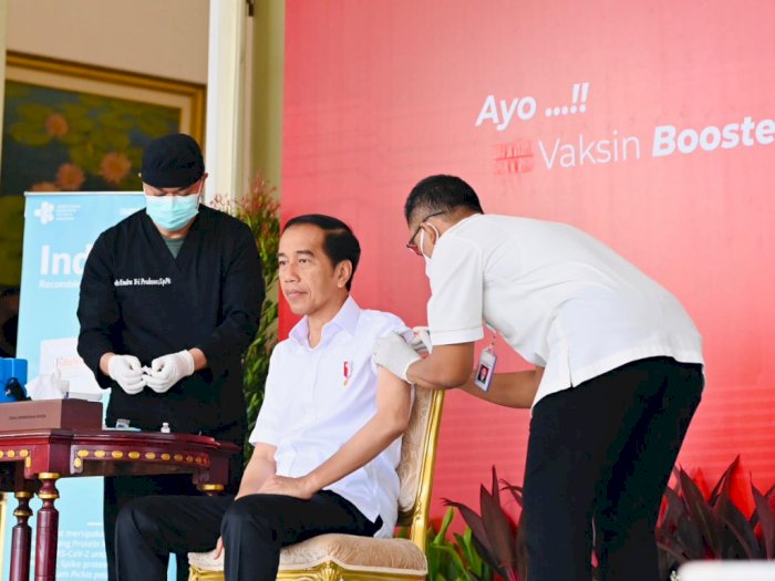 Pakai Vaksin IndoVac, Presiden Jokowi Disuntik Booster Kedua di Istana Bogor