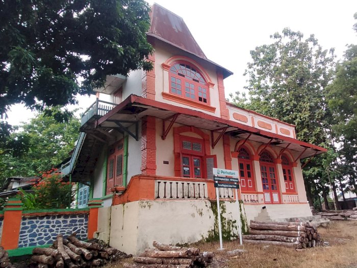 Omah Duwur, Bangunan Oranye Peninggalan Belanda 'Tersembunyi' di Lamongan