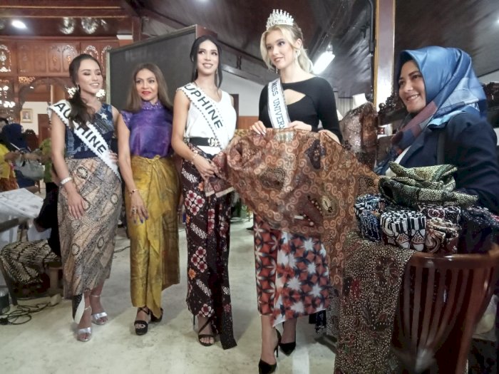 Miss Universe Swiss Lelang Batik, Uangnya untuk Korban Gempa Cianjur