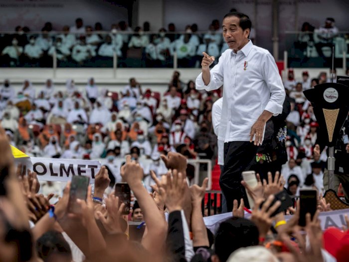 Di Depan Relawan, Presiden Jokowi Bicara Pentingnya Fondasi Infrastruktur