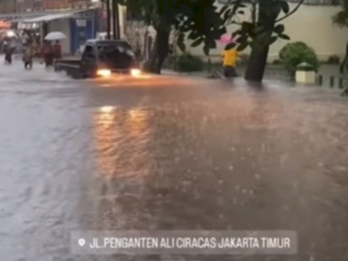 Hujan Deras Guyur Jakarta, 4 Ruas Jalan di Ibu Kota Tergenang Banjir