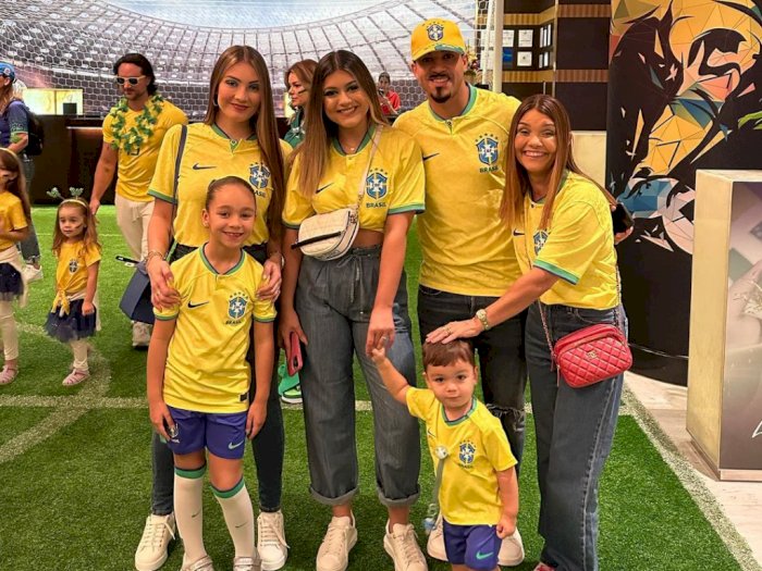 5 Gaya WAGs Para Bintang Timnas Brasil Nonton Piala Dunia Qatar 2022 