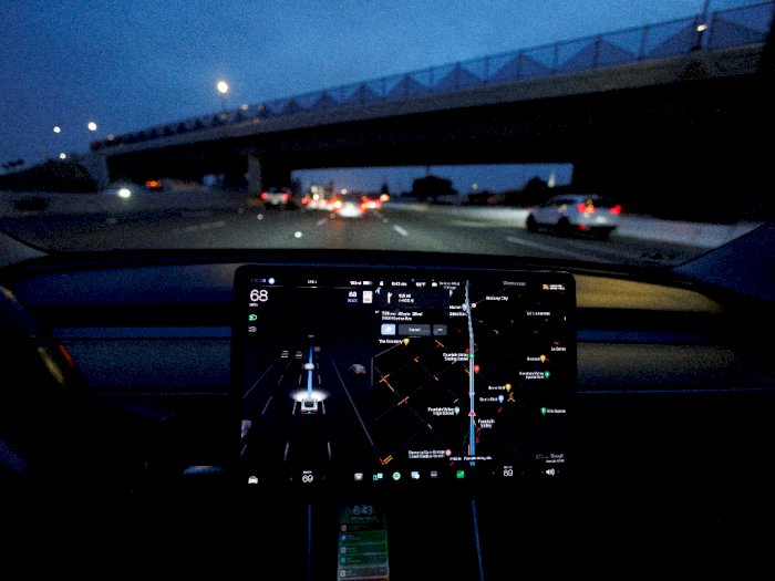 Canggih! Sistem 'Full Self-Driving' Tesla Dijual Rp200 Jutaan